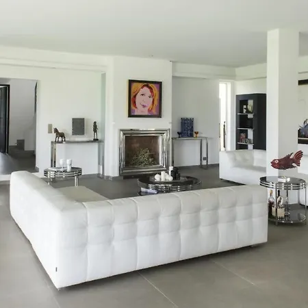 Chalet Amazing Chalet In Saint-tropez